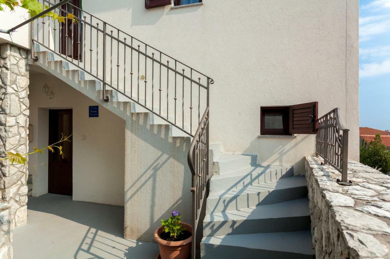 Apartment Nonna Krk Town Luaran gambar